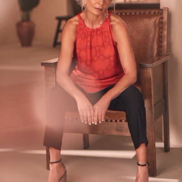 MELANIE LYNE:  Chain Print Sleeveless Blouse - red - Picture 4 of 6